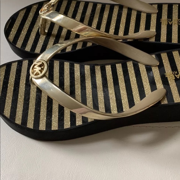 MICHAEL KORS BEDFORM PLATFORM WEDGES SZ. 7M GOLD - Picture 14 of 14